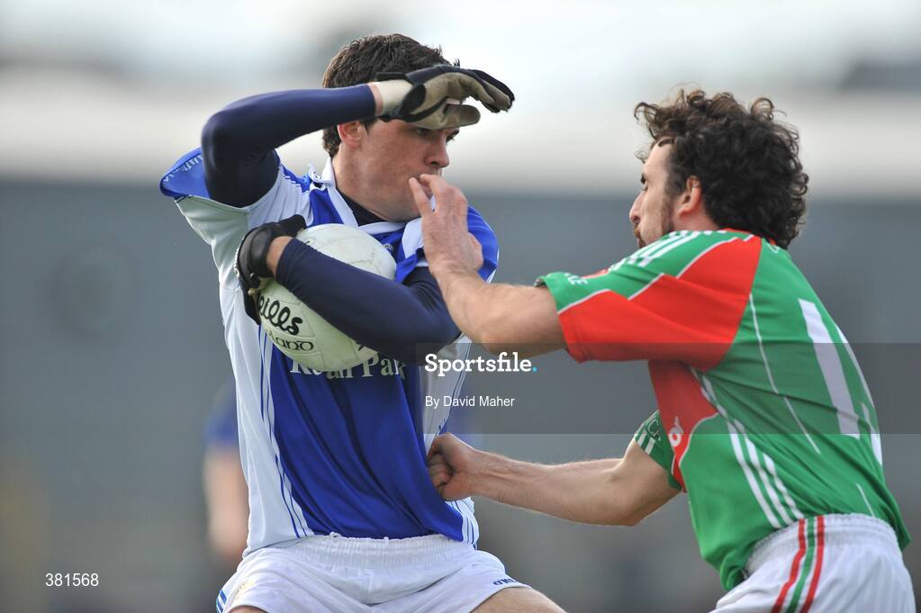 4 October 2009; Willie McGovern, St Loman's, Mullingar, in action against Tom McHugh, Garrycastle. Westmeath County Senior Football Final, St Loman's, Mullingar v Garrycastle, Cusack Park, Mullingar, Co. Westmeath. Picture credit: David Maher / SPORTSFILE