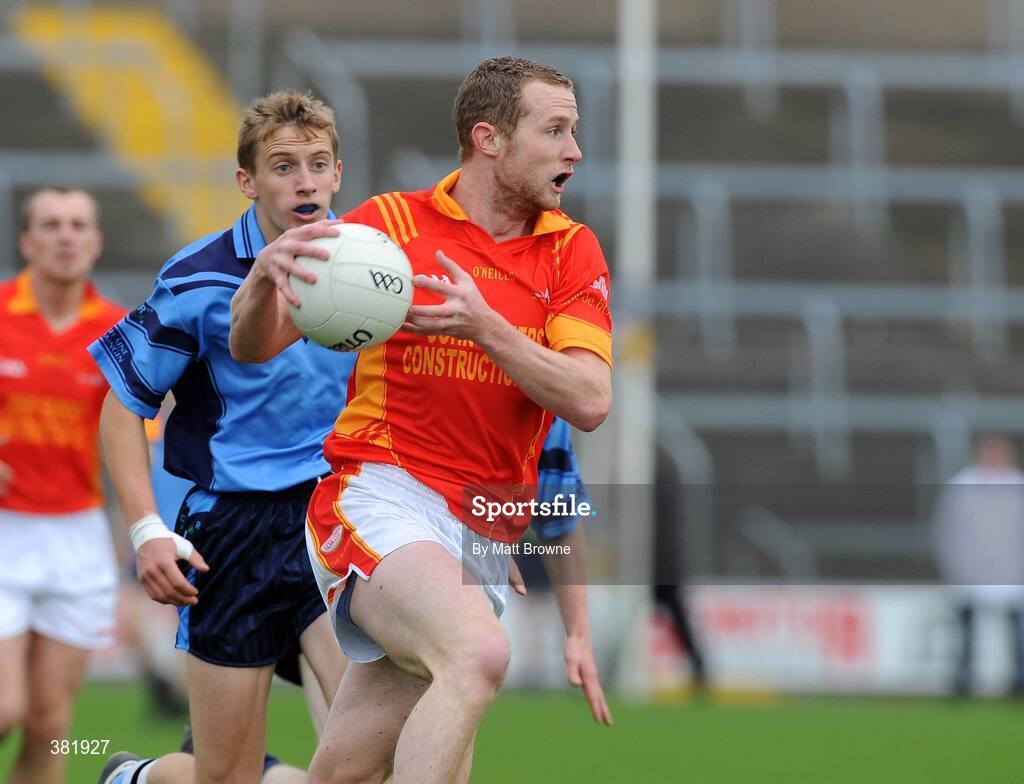4 October 2009; Niall Murphy, Horeswood, in action against Liam Og McGovern, St Anne's. Wexford County Senior Football Final, Horeswood v St Anne's, Wexford Park, Wexford. Picture credit: Matt Browne / SPORTSFILE