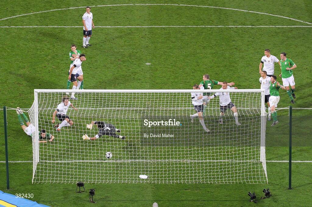 10 October 2009; Sean St.Ledger, left, Republic of Ireland, beats  Italian goalkeeper Gianluigi Buffon, to score his side's second goal. 2010 FIFA World Cup Qualifier, Republic of Ireland v Italy, Croke Park, Dublin. Picture credit: David Maher / SPORTSFILE