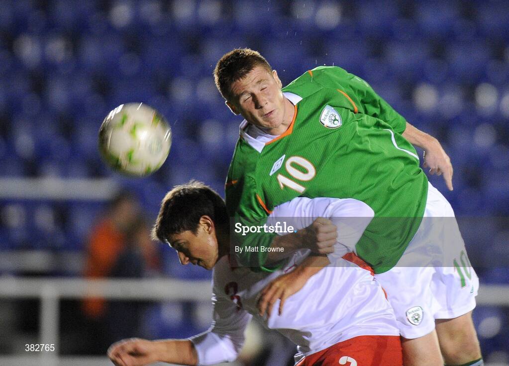13 October 2009; James McCarthy, Republic of Ireland, is challenged by Philippe Koch, Switzerland. UEFA European U21 Championship Qualifier, Republic of Ireland v Switzerland, RSC, Waterford. Picture credit: Matt Browne / SPORTSFILE