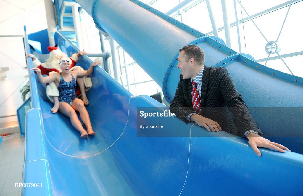 12 October 2009; Former Dublin footballer Ciarán Whelan with Irish Olympian Aisling Cooney and Santa at the launch of Santa Swim 2009. Ballymun and Finglas Leisure Centre, Ballymun Road, Dublin. Photo by Sportsfile