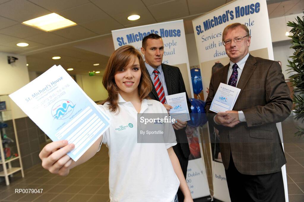 12 October 2009; Irish Olympian Aisling Cooney with former Dublin footballer Ciarán Whelan and Maurice Bracken, Chairman, St. Michael's House, at the launch of Santa Swim 2009. Ballymun and Finglas Leisure Centre, Ballymun Road, Dublin. Photo by Sportsfile