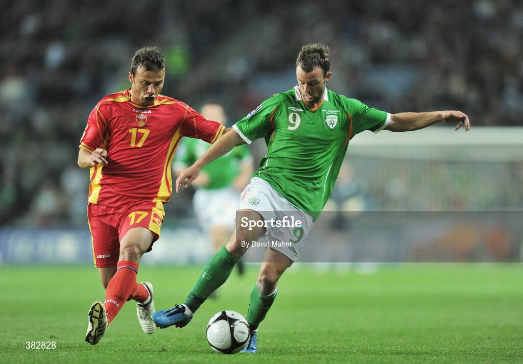 14 October 2009; Noel Hunt, Republic of Ireland, in action against Elsad Zverotic, Montenegro. 2010 FIFA World Cup Qualifier, Republic of Ireland v Montenegro, Croke Park, Dublin. Picture credit: David Maher / SPORTSFILE