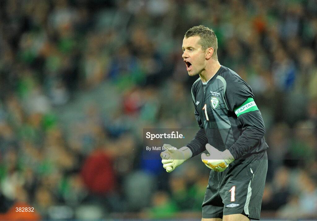 14 October 2009; Republic of Ireland's Shay Given urges on his team-mates during the game. 2010 FIFA World Cup Qualifier, Republic of Ireland v Montenegro, Croke Park, Dublin. Picture credit: Matt Browne / SPORTSFILE