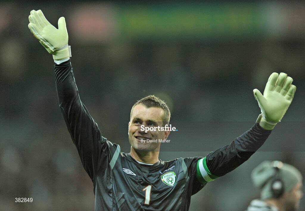 14 October 2009; Republic of Ireland captain Shay Given acknowledges the crowd at the end of the game. 2010 FIFA World Cup Qualifier, Republic of Ireland v Montenegro, Croke Park, Dublin. Picture credit: David Maher / SPORTSFILE