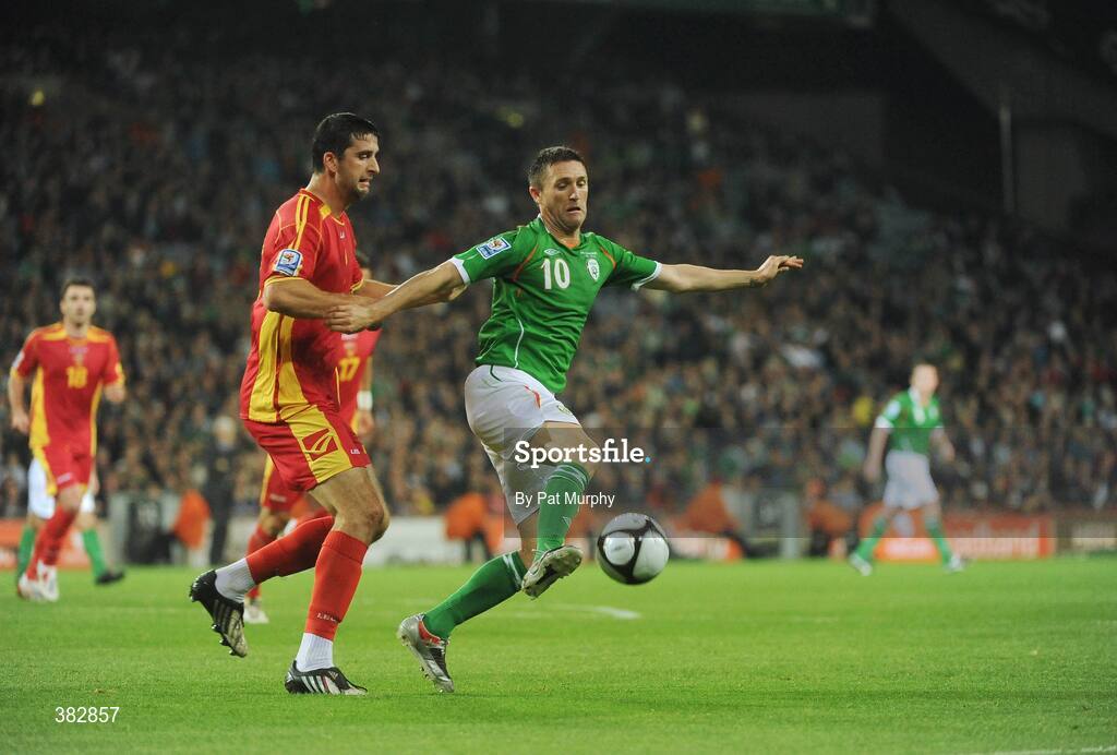 14 October 2009; Robbie Keane, Republic of Ireland, in action against Elsad Zverotic, Montenegro. 2010 FIFA World Cup Qualifier, Republic of Ireland v Montenegro, Croke Park, Dublin. Picture credit: Pat Murphy / SPORTSFILE