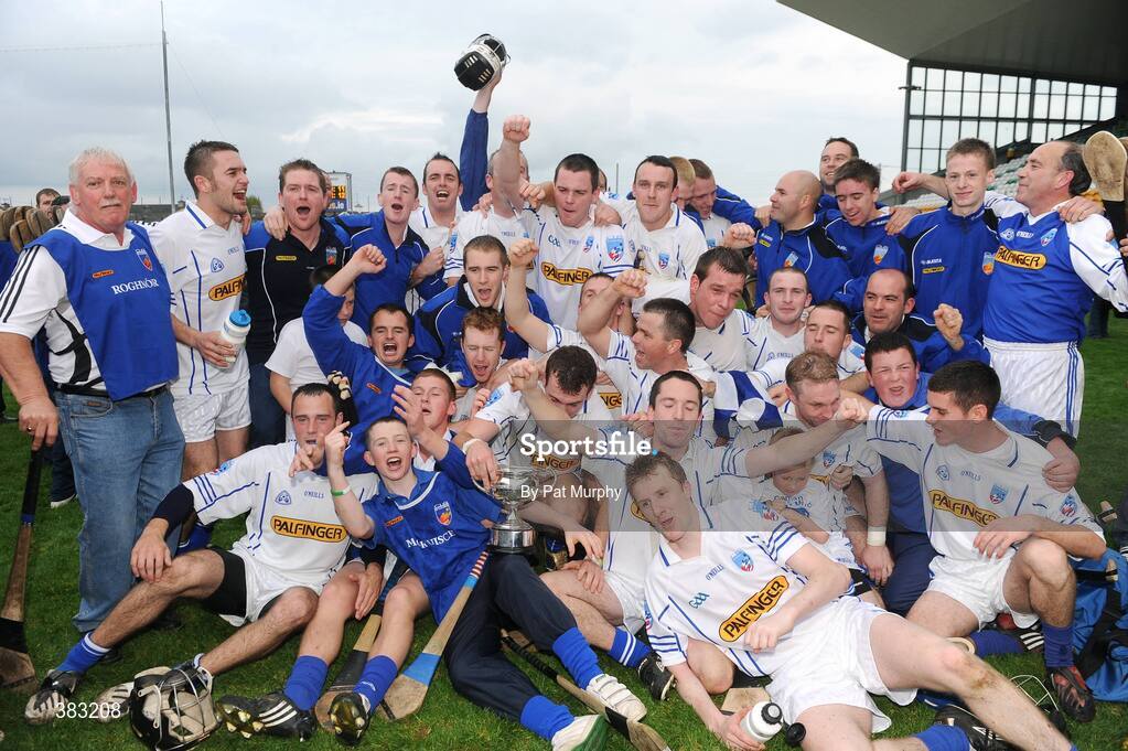 18 October 2009; The Tullamore team celebrate with the cup. Offaly County Senior Hurling Final, Tullamore v Kilcormac/Killoughey, O'Connor Park, Tullamore, Co. Offaly. Picture credit: Pat Murphy / SPORTSFILE