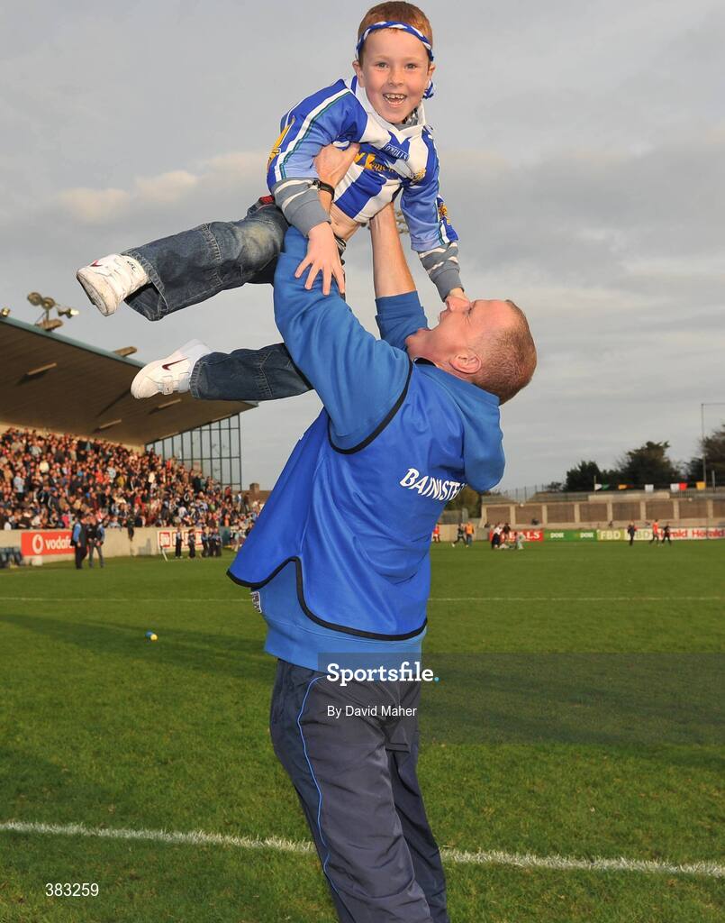 18 October 2009; Liam O'Dwyer, Ballyboden St. Enda's manager, celebrates with his son Ryan, at the end of the game. Dublin County Senior Football Final, Ballyboden St. Enda's v St. Jude's, Parnell Park, Dublin. Picture credit: David Maher / SPORTSFILE