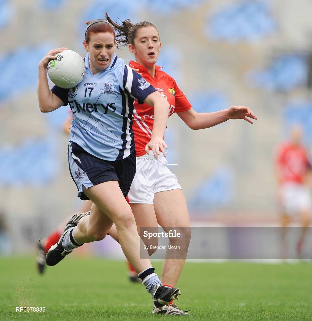 27 September 2009; Elaine Kelly, Dublin, in action against Ciara O'Sullivan, Cork. TG4 All-Ireland Ladies Football Senior Championship Final, Cork v Dublin, Croke Park, Dublin. Picture credit: Brendan Moran / SPORTSFILE