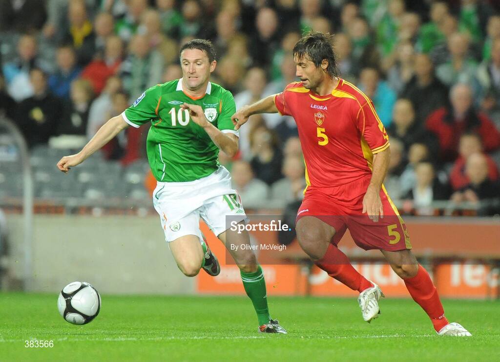14 October 2009; Robbie Keane, Republic of Ireland, in action against Radoslav Batak, Montenegro. 2010 FIFA World Cup Qualifier, Republic of Ireland v Montenegro, Croke Park, Dublin. Picture credit: Oliver McVeigh / SPORTSFILE
