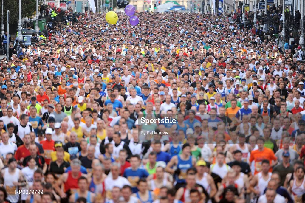 26 October 2009; A general view of the start of the Lifestyle Sports - adidas Dublin Marathon 2009. Merrion Square, Dublin. Picture credit: Pat Murphy / SPORTSFILE