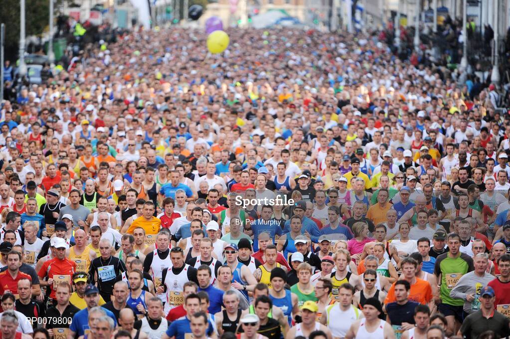 26 October 2009; A general view of the start of the Lifestyle Sports - adidas Dublin Marathon 2009. Merrion Square, Dublin. Picture credit: Pat Murphy / SPORTSFILE