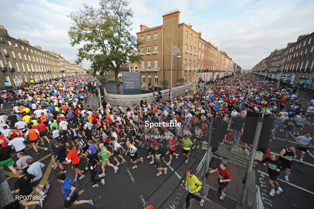 26 October 2009; A general view of the start of the Lifestyle Sports - adidas Dublin Marathon 2009. Merrion Square, Dublin. Picture credit: Pat Murphy / SPORTSFILE