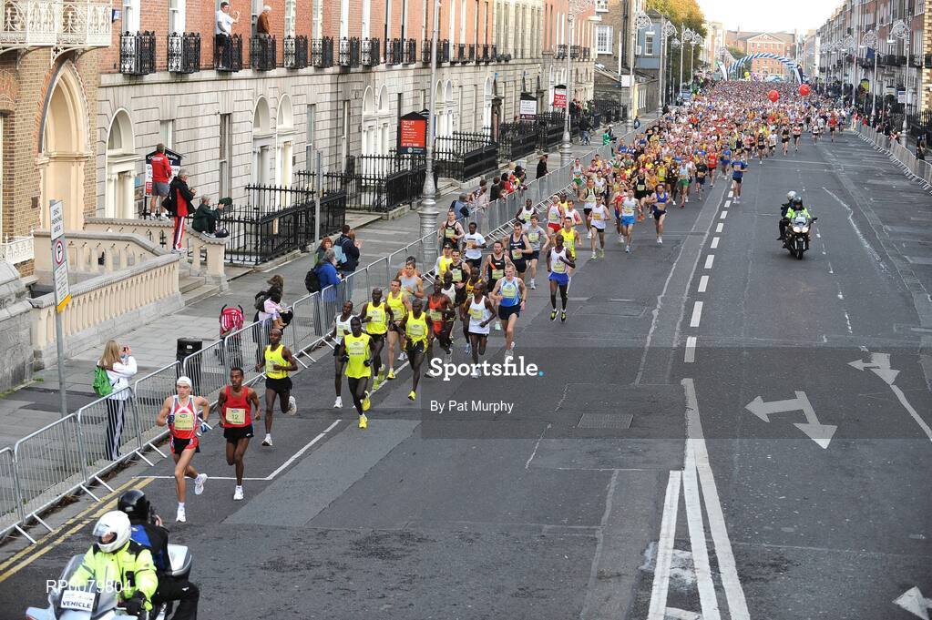 26 October 2009; A general view of the start of the Lifestyle Sports - adidas Dublin Marathon 2009. Merrion Square, Dublin. Picture credit: Pat Murphy / SPORTSFILE