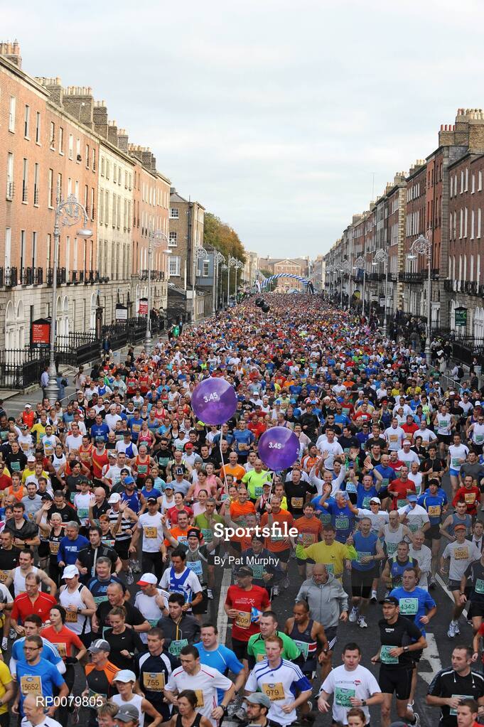 26 October 2009; A general view of the start of the Lifestyle Sports - adidas Dublin Marathon 2009. Merrion Square, Dublin. Picture credit: Pat Murphy / SPORTSFILE