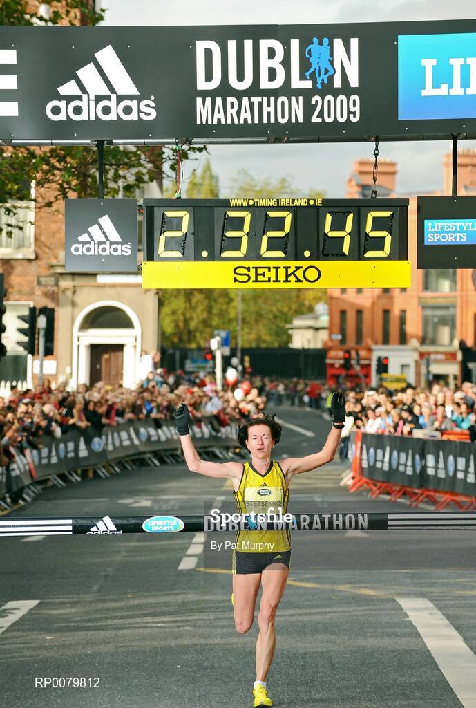 26 October 2009; Kateryna Stetsenko, Ukraine, crosses the finish line to win the Lifestyle Sports - adidas Dublin Marathon 2009. Merrion Square, Dublin. Picture credit: Pat Murphy / SPORTSFILE
