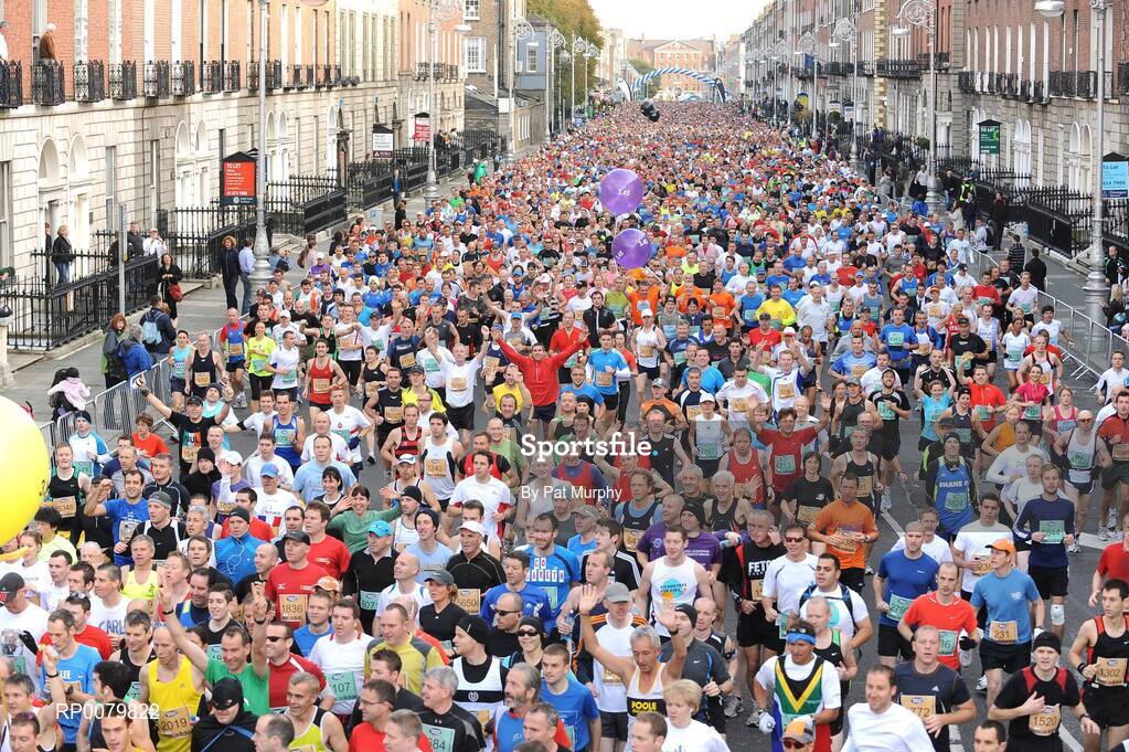 26 October 2009; A general view of the start of the Lifestyle Sports - adidas Dublin Marathon 2009. Merrion Square, Dublin. Picture credit: Pat Murphy / SPORTSFILE