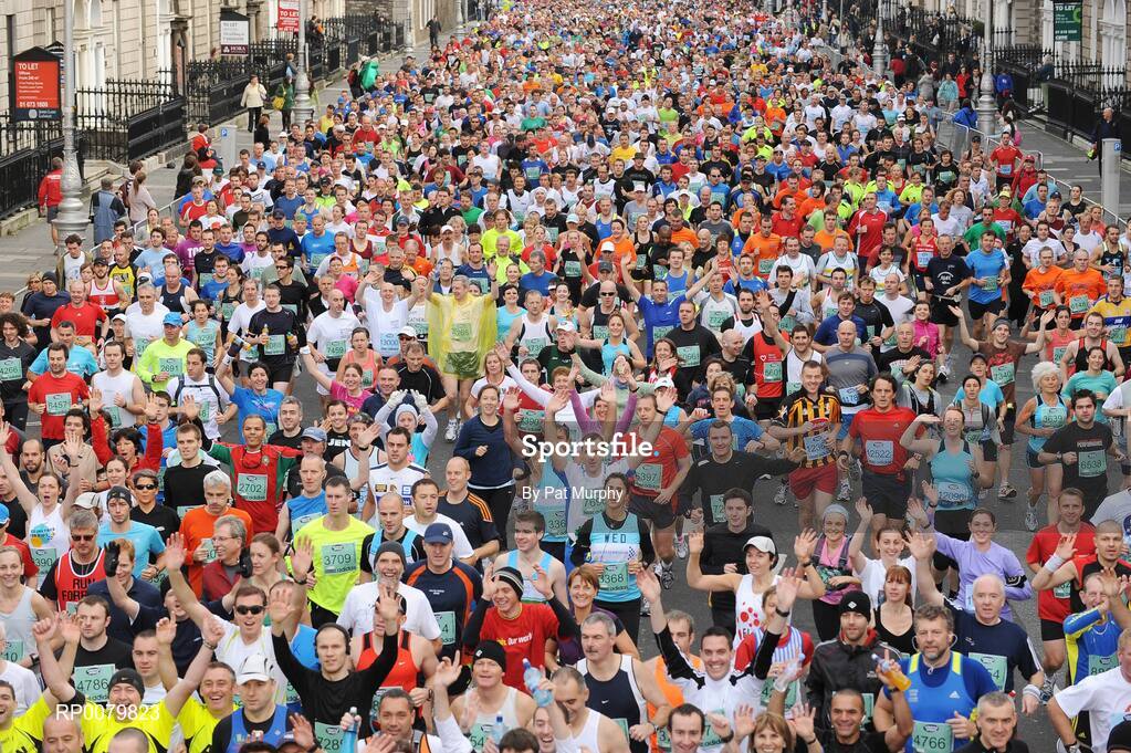 26 October 2009; A general view of the start of the Lifestyle Sports - adidas Dublin Marathon 2009. Merrion Square, Dublin. Picture credit: Pat Murphy / SPORTSFILE