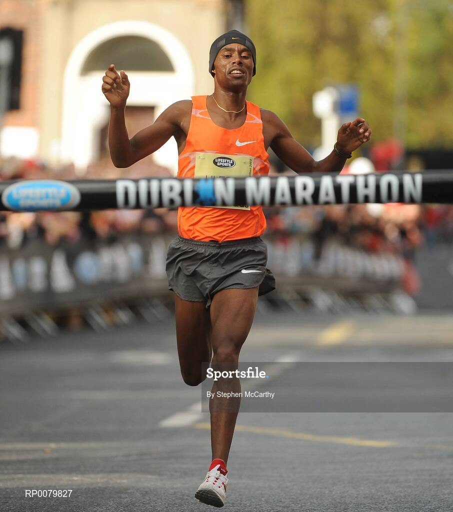 26 October 2009; Feyisa Lilesa, Ethiopia, approaches the finish line to win the Lifestyle Sports - adidas Dublin Marathon 2009. Merrion Square, Dublin. Picture credit: Stephen McCarthy / SPORTSFILE