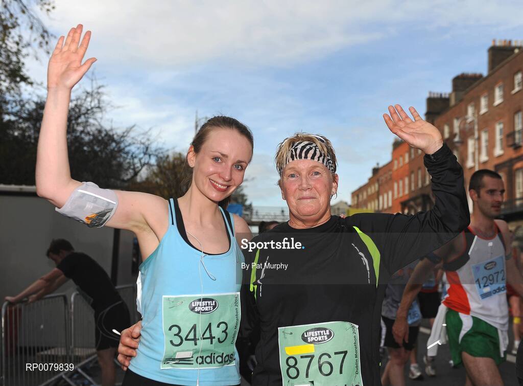 26 October 2009; Rose of Tralee Charmaine Kenny, Athy, Co. Kildare, with Mary Nolan Hickey, Co. Wicklow. Mary has just completed her 30th consecutive Dublin Marathon. The Lifestyle Sports - adidas Dublin Marathon 2009. Merrion Square, Dublin. Picture credit: Pat Murphy / SPORTSFILE