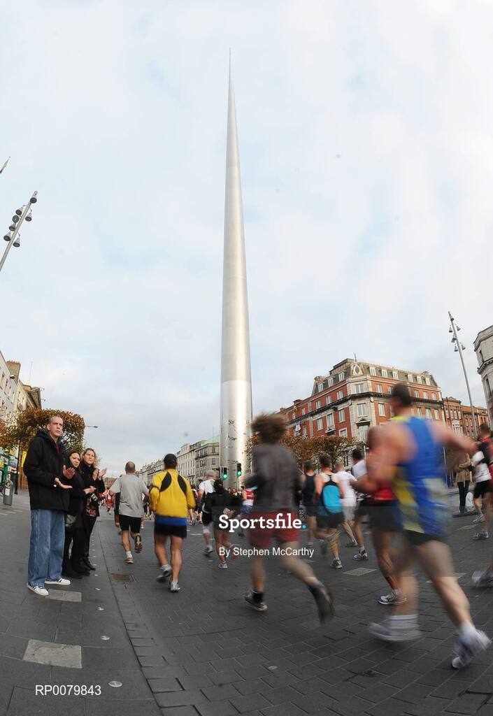 26 October 2009; A general view of the competitors passing the Spire during the Lifestyle Sports - adidas Dublin Marathon 2009. O'Connell Street, Dublin. Picture credit: Stephen McCarthy / SPORTSFILE