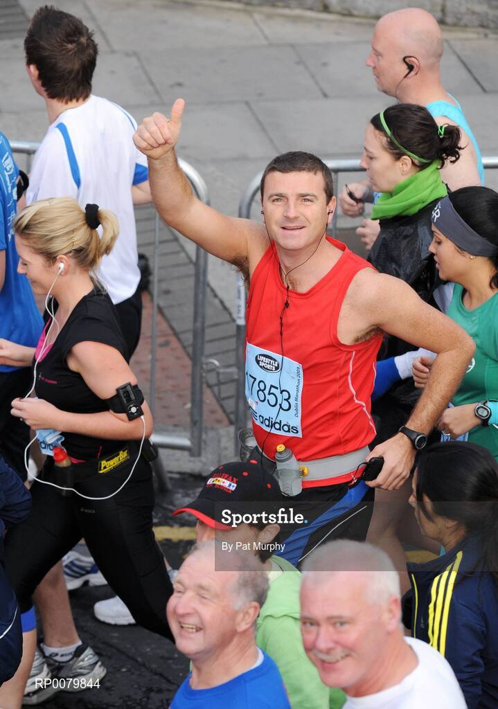 26 October 2009; Ken O'Halloran, Dublin, in action during the Lifestyle Sports - adidas Dublin Marathon 2009. Merrion Square, Dublin. Picture credit: Pat Murphy / SPORTSFILE