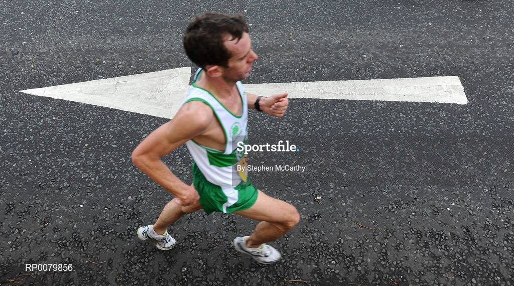 26 October 2009; A general view of an athlete during the Lifestyle Sports - adidas Dublin Marathon 2009. Dublin. Picture credit: Stephen McCarthy / SPORTSFILE