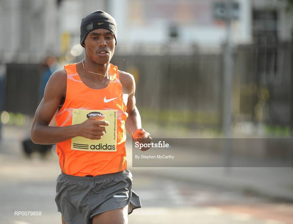 26 October 2009; Eventual winner Feyisa Lilesa, Ethiopia, during the Lifestyle Sports - adidas Dublin Marathon 2009. Dublin. Picture credit: Stephen McCarthy / SPORTSFILE