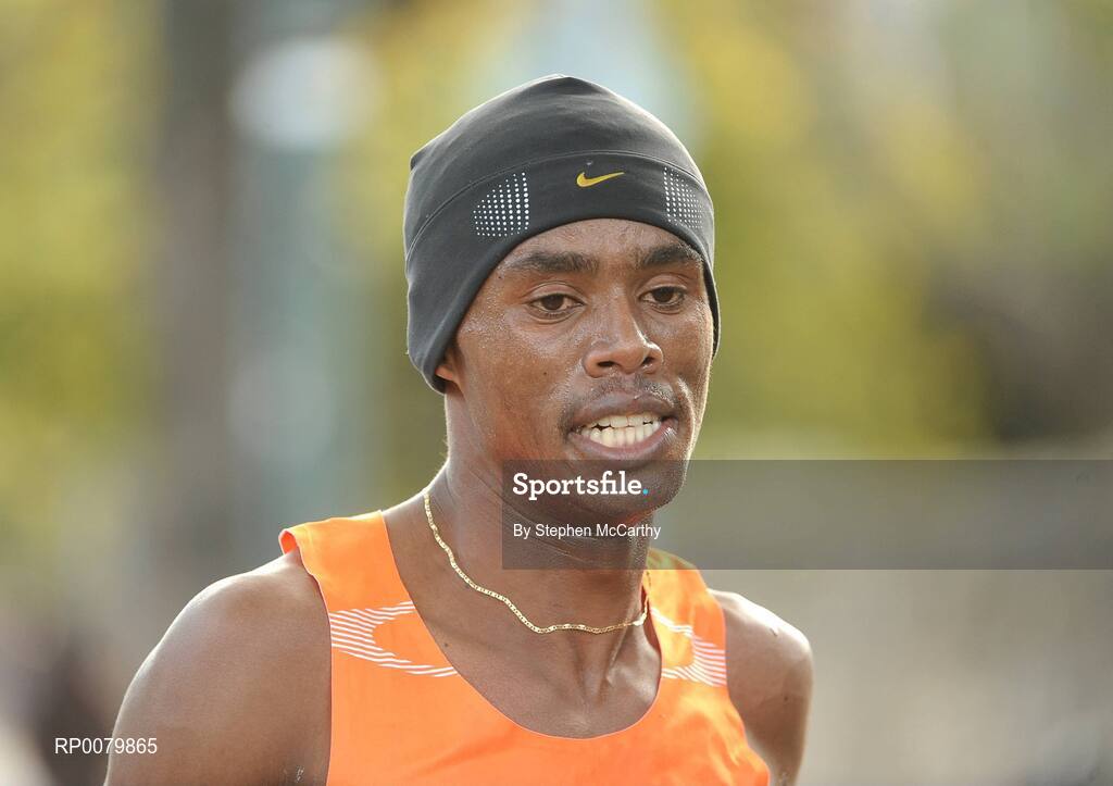 26 October 2009; Eventual winner Feyisa Lilesa, Ethiopia, during the Lifestyle Sports - adidas Dublin Marathon 2009. Dublin. Picture credit: Stephen McCarthy / SPORTSFILE