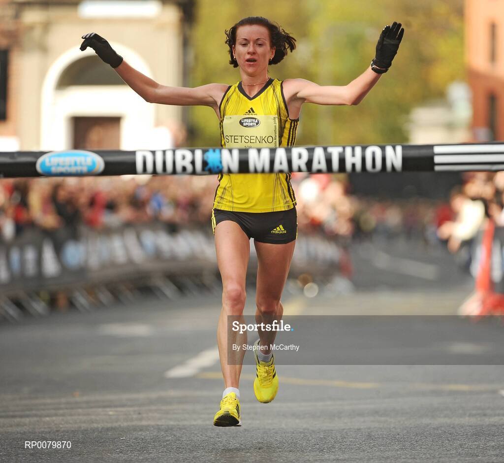 26 October 2009; Kateryna Stetsenko, Ukraine, crosses the finish line to win the Lifestyle Sports - adidas Dublin Marathon 2009. Merrion Square, Dublin. Picture credit: Stephen McCarthy / SPORTSFILE