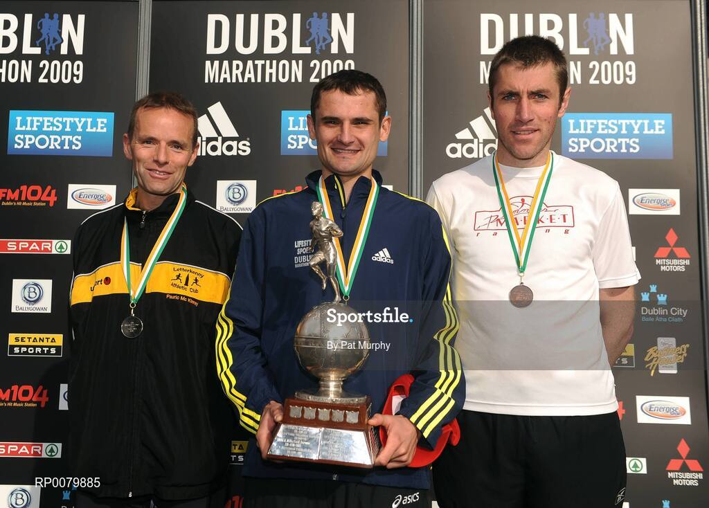 26 October 2009; Sergiu Ciobanu, Clonliffe Harriers, who won the Irish National Championship, alongside second placed Pauric McKinney, Letterkenny A.C., left, and Owen Gahan, Tyrone, at the Lifestyle Sports - adidas Dublin Marathon 2009. Merrion Square, Dublin. Picture credit: Pat Murphy / SPORTSFILE