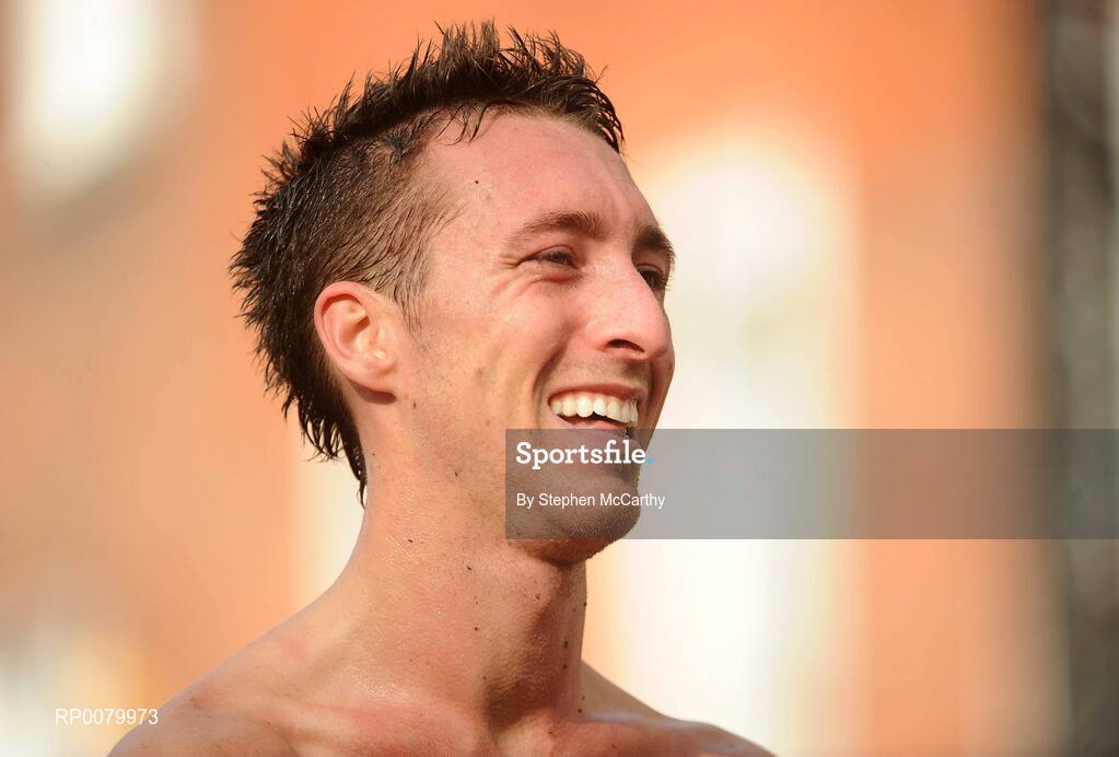 26 October 2009; Thomas Bedford, from London, England, after finishing the Lifestyle Sports - adidas Dublin Marathon 2009. Merrion Square, Dublin. Picture credit: Stephen McCarthy / SPORTSFILE