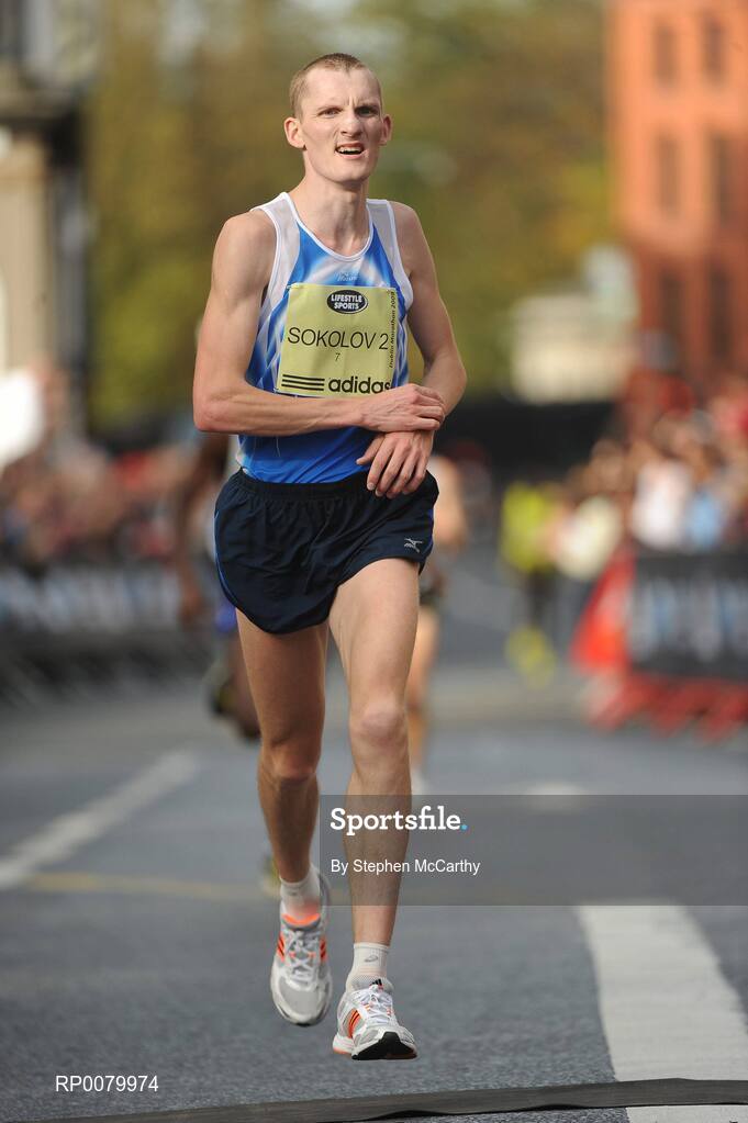26 October 2009; Aleksey Sokolov, Russia, during the Lifestyle Sports - adidas Dublin Marathon 2009. Merrion Square, Dublin. Picture credit: Stephen McCarthy / SPORTSFILE