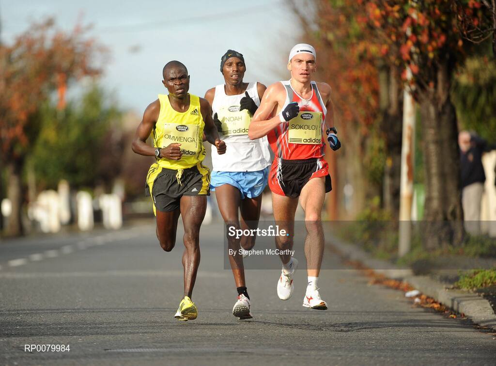 26 October 2009; Thomas Omwenga, Kenya, left, Serem Noah, Kenya, centre, and Aleksey Sokolow, Russia, during the Lifestyle Sports - adidas Dublin Marathon 2009. Merrion Square, Dublin. Picture credit: Stephen McCarthy / SPORTSFILE