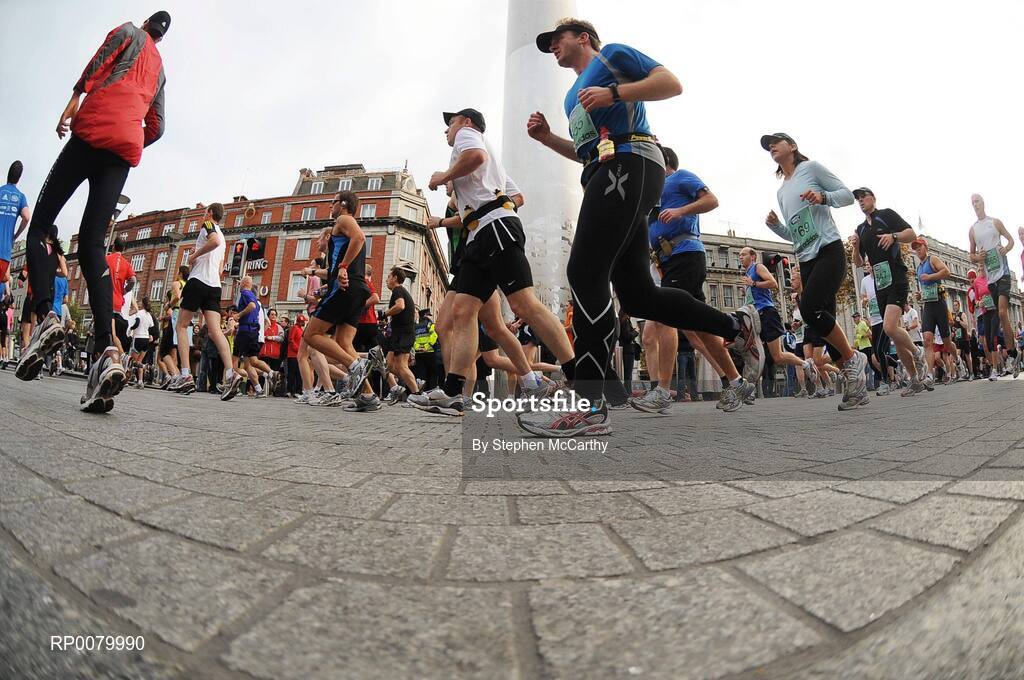 26 October 2009; A general view of athletes on O'Connell Street during the Lifestyle Sports - adidas Dublin Marathon 2009. Merrion Square, Dublin. Picture credit: Stephen McCarthy / SPORTSFILE