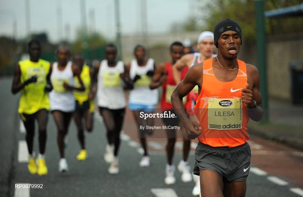 26 October 2009; Eventual winner Feyisa Lilesa, Ethiopia, during the Lifestyle Sports - adidas Dublin Marathon 2009. Merrion Square, Dublin. Picture credit: Stephen McCarthy / SPORTSFILE