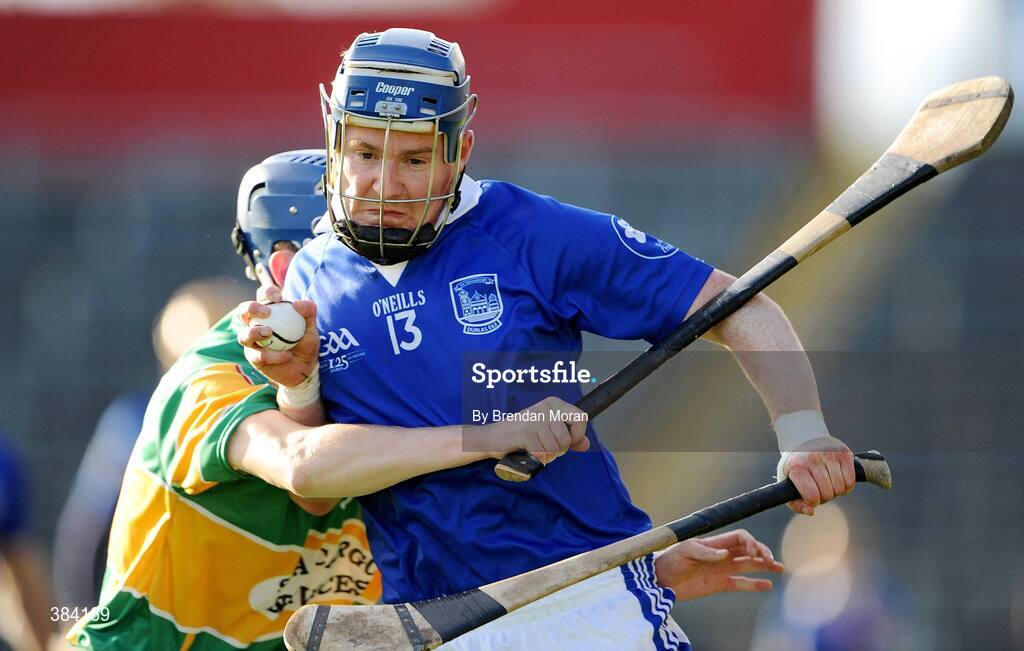 1 November 2009; Ritchie Ryan, Thurles Sarsfields, in action against Sean O'Riordan, Newtownshandrum. AIB GAA Hurling Munster Senior Club Championship Quarter-Final, Thurles Sarsfields v Newtownshandrum, Semple Stadium, Thurles, Co. Tipperary. Picture credit: Brendan Moran / SPORTSFILE