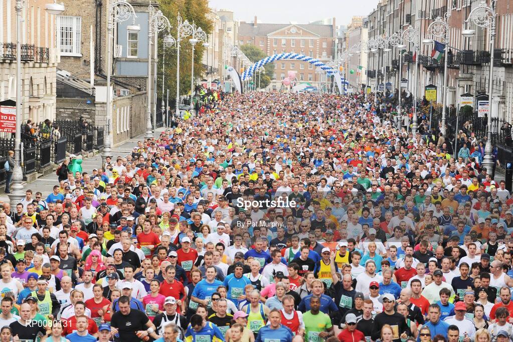 26 October 2009; A general view of the start of the Lifestyle Sports - adidas Dublin Marathon 2009. Merrion Square, Dublin. Picture credit: Pat Murphy / SPORTSFILE