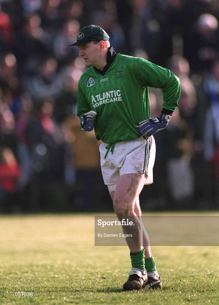 18 February 2001; Dan Heaphy of Nemo Rangers during the AIB All-Ireland Senior Club Football Championship Semi-Final match between Nemo Rangers and O'Hanrahan's at the Clonmel Sportsfield in Clonmel, Tipperayr. Photo by Damien Eagers/Sportsfile