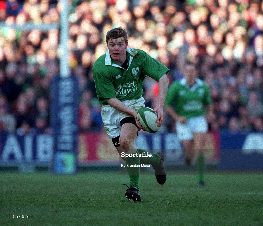 17 February 2001; Ireland's Brian O'Driscoll during the Lloyds TSB Six Nations Rugby Championship match between Ireland and France at Lansdowne Road in Dublin. Photo by Brendan Moran/Sportsfile