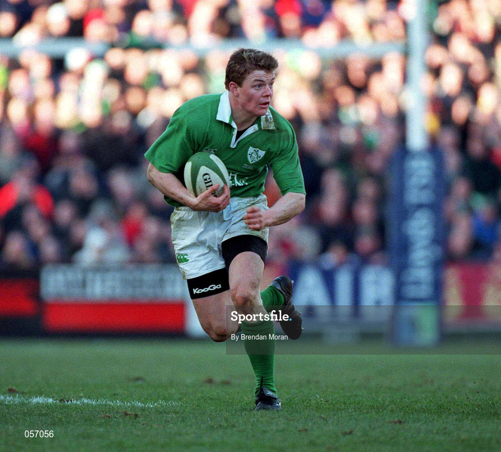 17 February 2001; Ireland's Brian O'Driscoll during the Lloyds TSB Six Nations Rugby Championship match between Ireland and France at Lansdowne Road in Dublin. Photo by Brendan Moran/Sportsfile