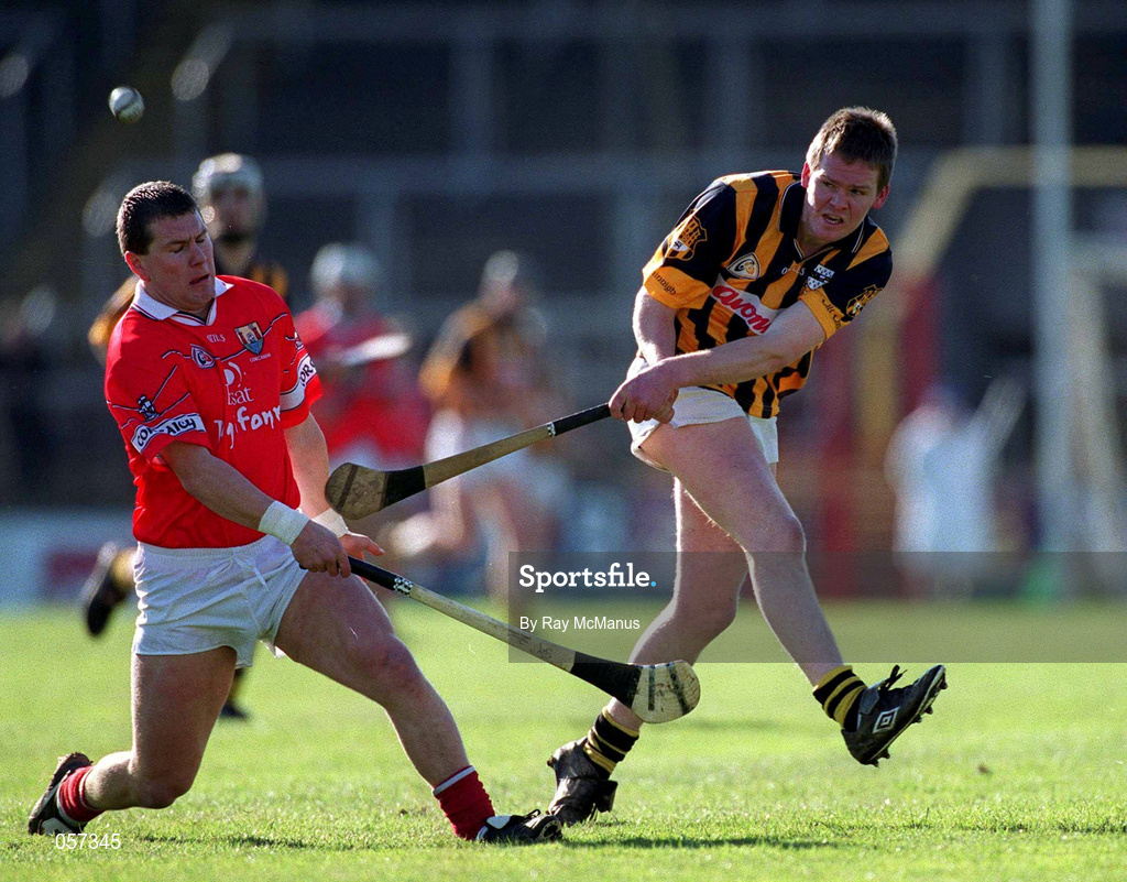 24 February 2001; Kilkenny's Tom Drennan in action against Diarmuid O'Sullivan of Cork during the Allianz National Hurling League Division 1B match between Cork and Kilkenny at Páirc Uí Chaoimh in Cork. Photo by Ray McManus/Sportsfile
