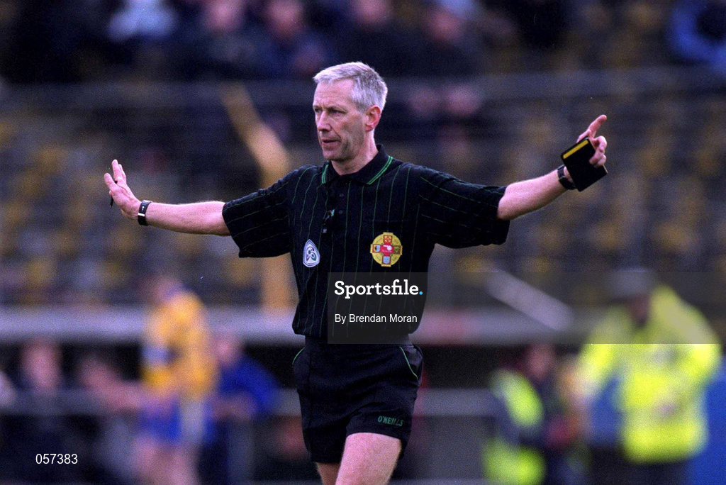 25 February 2001; Referee Pat O'Connor during the AIB All-Ireland Senior Club Hurling Championship Semi-Final between Graigue Ballycallan and Sixmilebridge at Semple Stadium in Thurles, Tipperary. Photo by Brendan Moran/Sportsfile