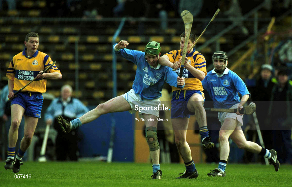 25 February 2001; Eddie O'Dwyer of Graigue Ballycallan, contests a dropping ball with Brian Kennedy of Sixmilebridge during the AIB All-Ireland Senior Club Hurling Championship Semi-Final between Graigue Ballycallan and Sixmilebridge at Semple Stadium in Thurles, Tipperary. Photo by Brendan Moran/Sportsfile