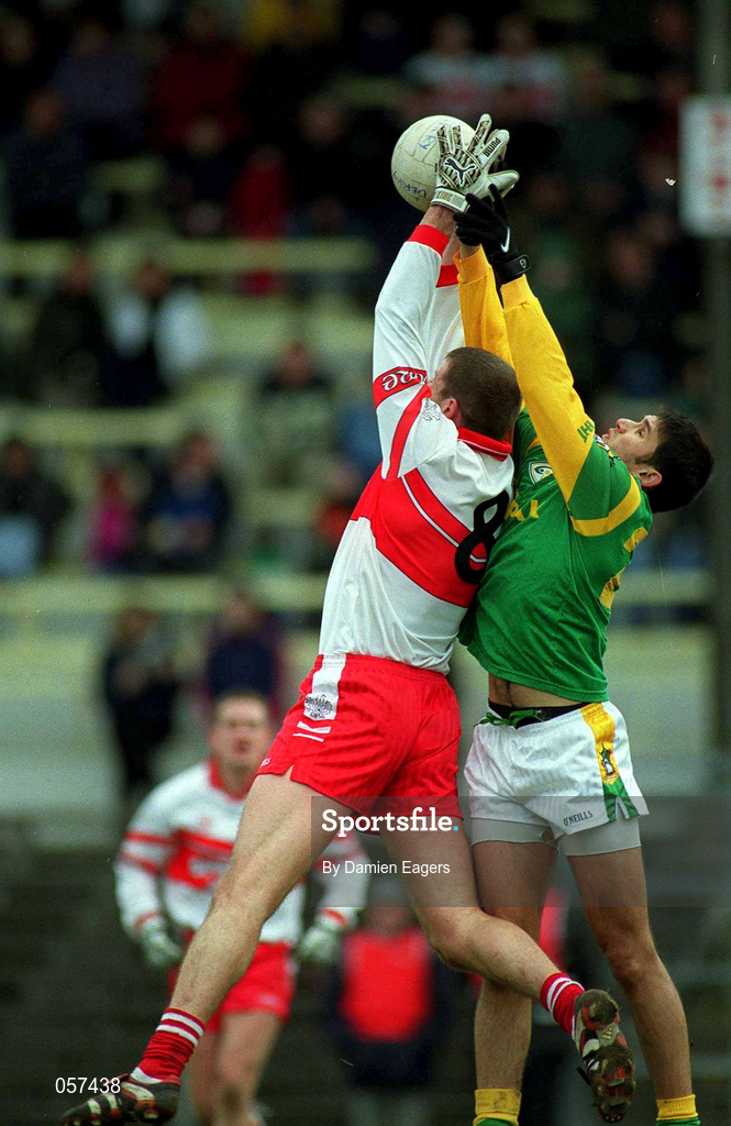25 February 2001; Anthony Tohill of Derry in action against Nigel Nestor of Meath during the Allianz National Football League Division 1B match between Meath and Derry at Páirc Tailteann in Navan, Meath. Photo by Damien Eagers/Sportsfile