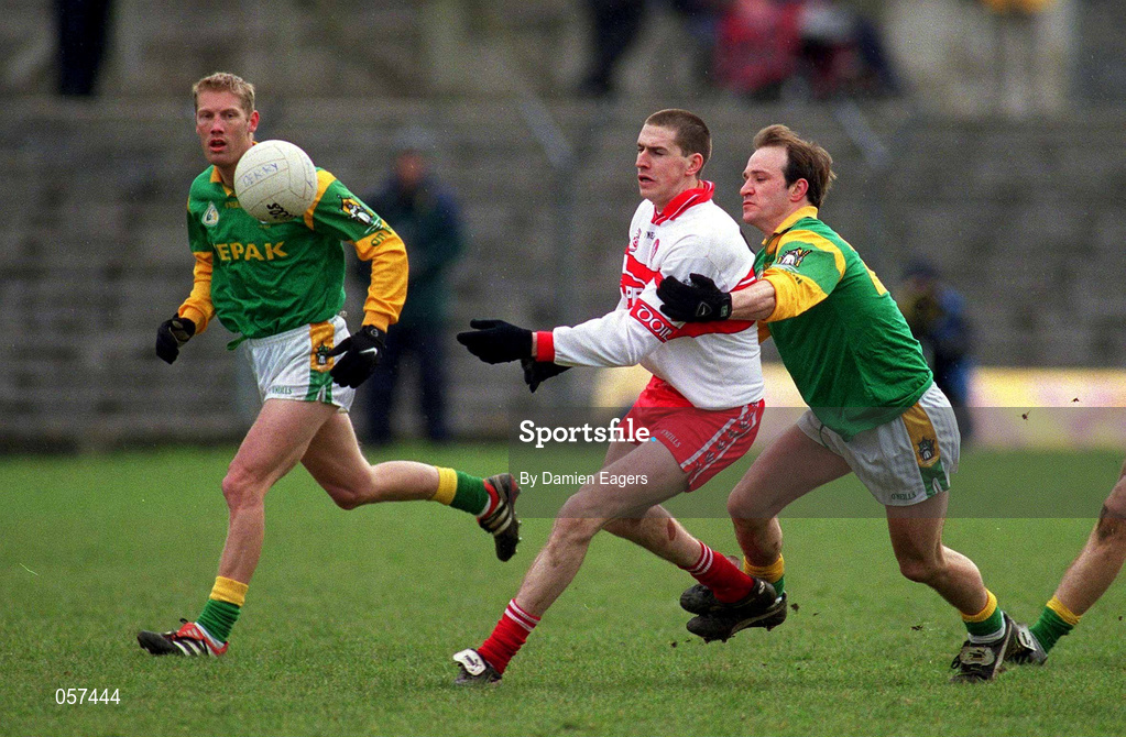 25 February 2001; Kevin McCloy of Derry in action against Dermot Kealy of Meath during the Allianz National Football League Division 1B match between Meath and Derry at Páirc Tailteann in Navan, Meath. Photo by Damien Eagers/Sportsfile