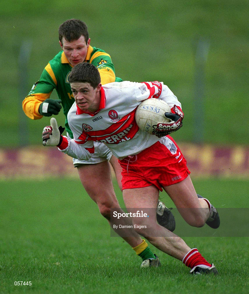 25 February 2001; Paul Carton of Derry in action against Richie Kealy of Meath during the Allianz National Football League Division 1B match between Meath and Derry at Páirc Tailteann in Navan, Meath. Photo by Damien Eagers/Sportsfile