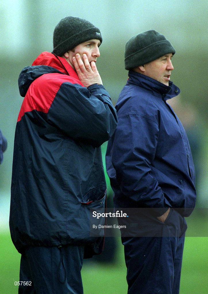 25 February 2001; Derry selector Damien Cassidy and manager Eamonn Coleman, right, during the Allianz National Football League Division 1B match between Meath and Derry at Páirc Tailteann in Navan, Meath. Photo by Damien Eagers/Sportsfile