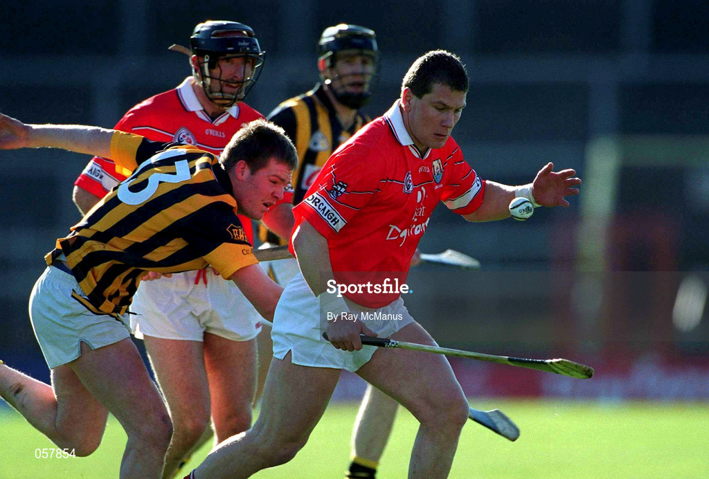 24 February 2001; Diarmuid O'Sullivan of Cork in action against Tom Drennan of Kilkenny during the Allianz National Hurling League Division 1B match between Cork and Kilkenny at Páirc Uí Chaoimh in Cork. Photo by Ray McManus/Sportsfile