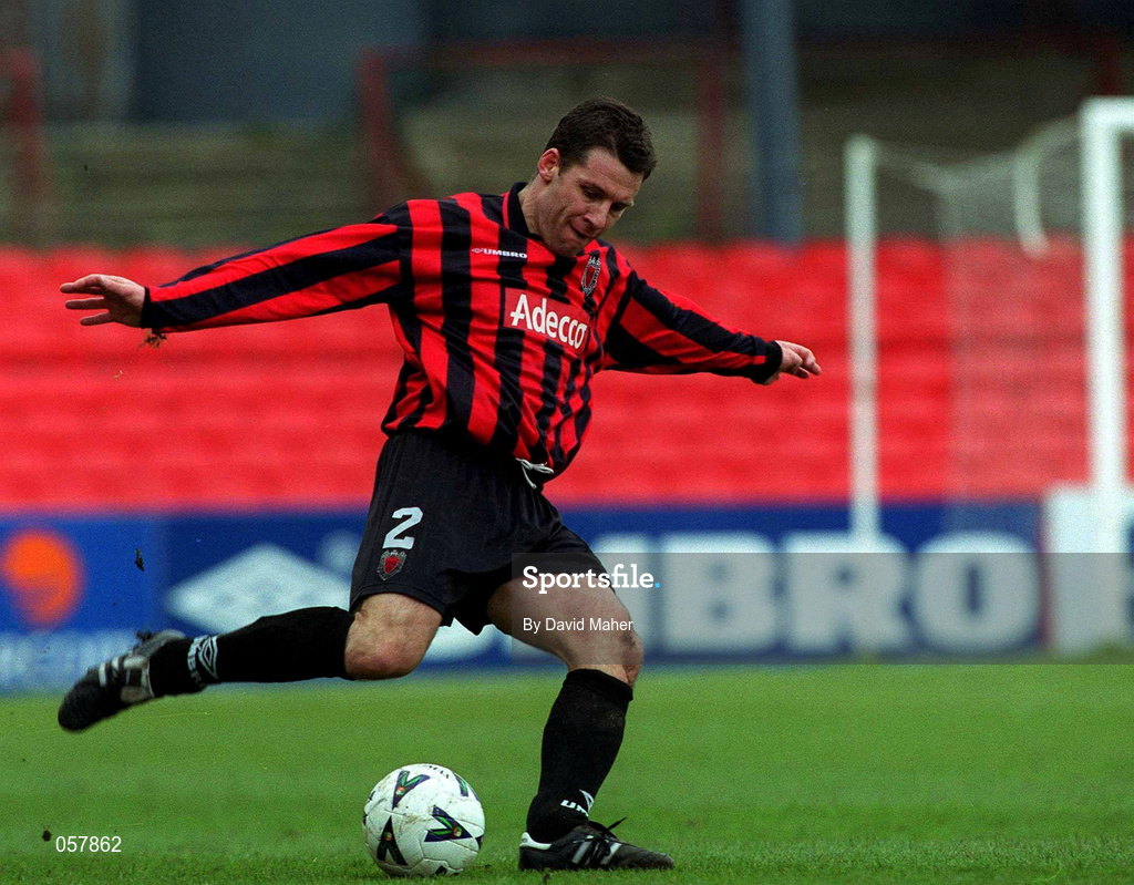 25 February 2001; Tony O'Connor of Bohemians during the Eircom League Premier Division match between Bohemians and Cork City at Dalymount Park in Dublin. Photo by David Maher/Sportsfile